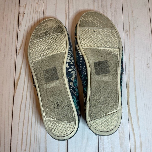 TOM’S Aztec Print Multicolor Women Shoes Sz W8.5 - Picture 8 of 8